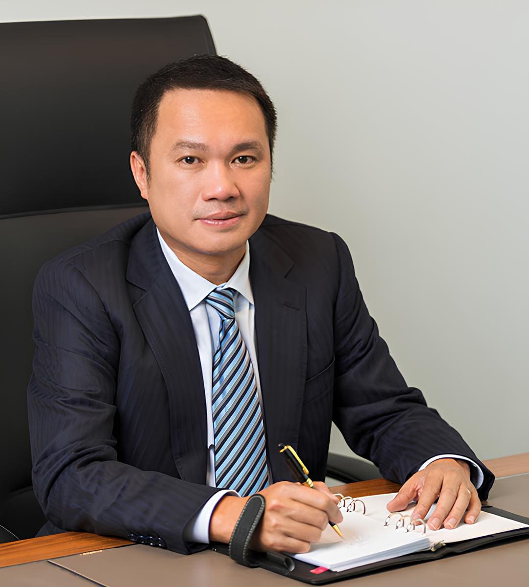 Quá trình phát triển sự nghiệp của ông Hồ Hùng Anh