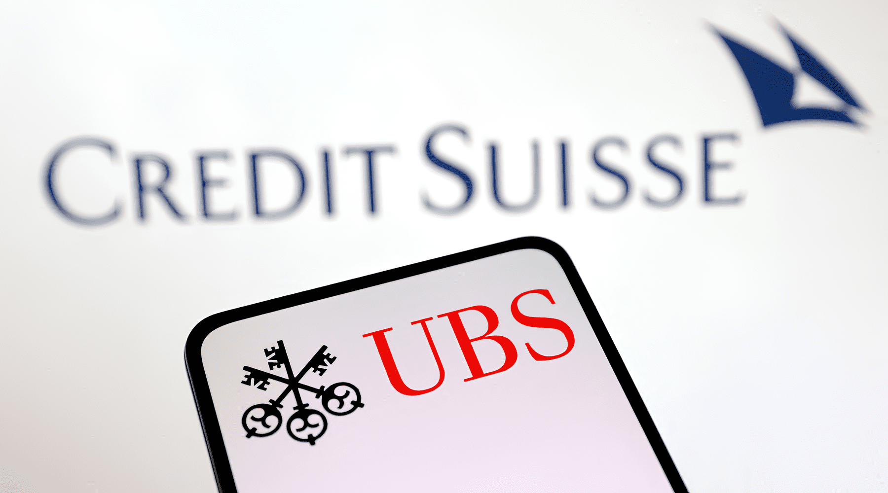 Toàn cảnh UBS - Thương vụ thâu tóm Credit Suisse 