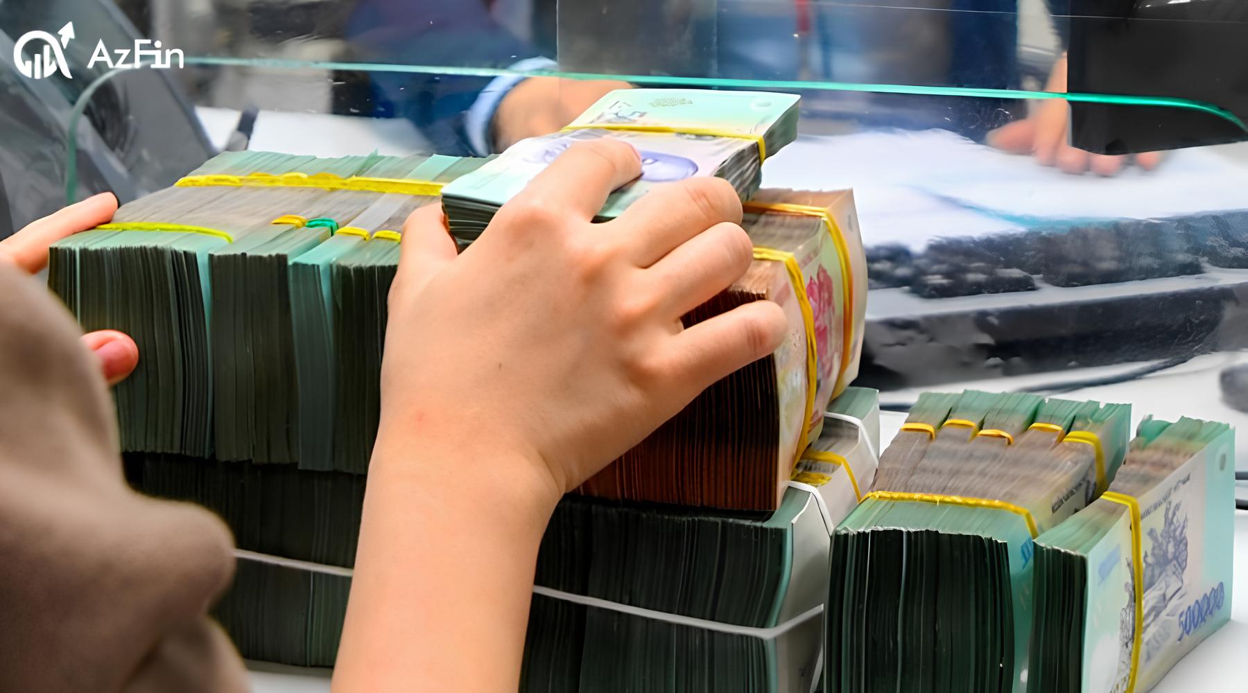Có nên gửi tiền vào ngân hàng hiện nay hay không?
